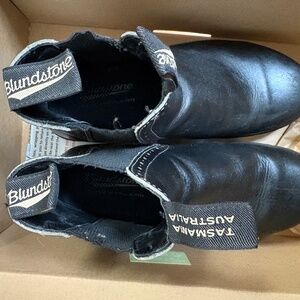 Blundstone women's high top black 8.5